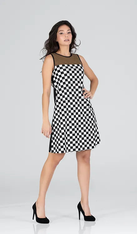 Robe smock sans manche - en damier, noir et dentelle 'Clémence' par Fever1Fashion