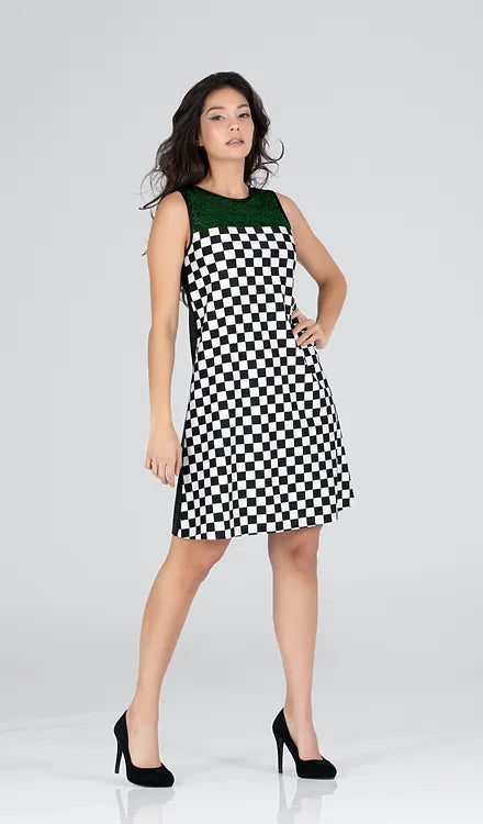 Robe smock sans manche - en damier, noir et dentelle 'Clémence' par Fever1Fashion
