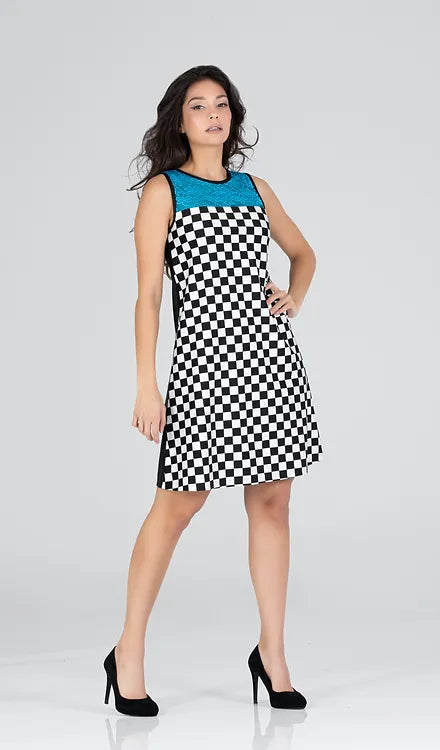 Robe smock sans manche - en damier, noir et dentelle 'Clémence' par Fever1Fashion