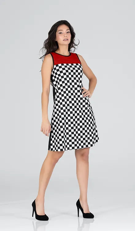 Robe smock sans manche - en damier, noir et dentelle 'Clémence' par Fever1Fashion