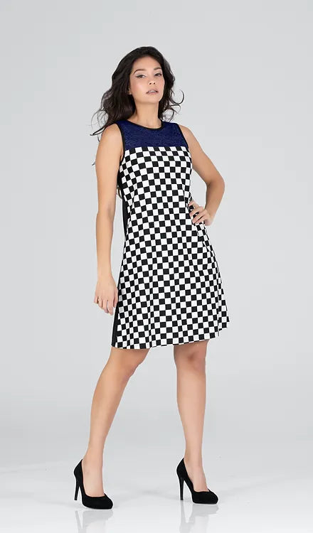 Robe smock sans manche - en damier, noir et dentelle 'Clémence' par Fever1Fashion