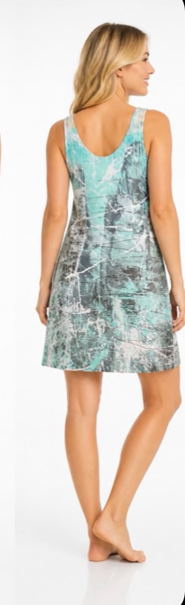 Robe réversible par Volt Design