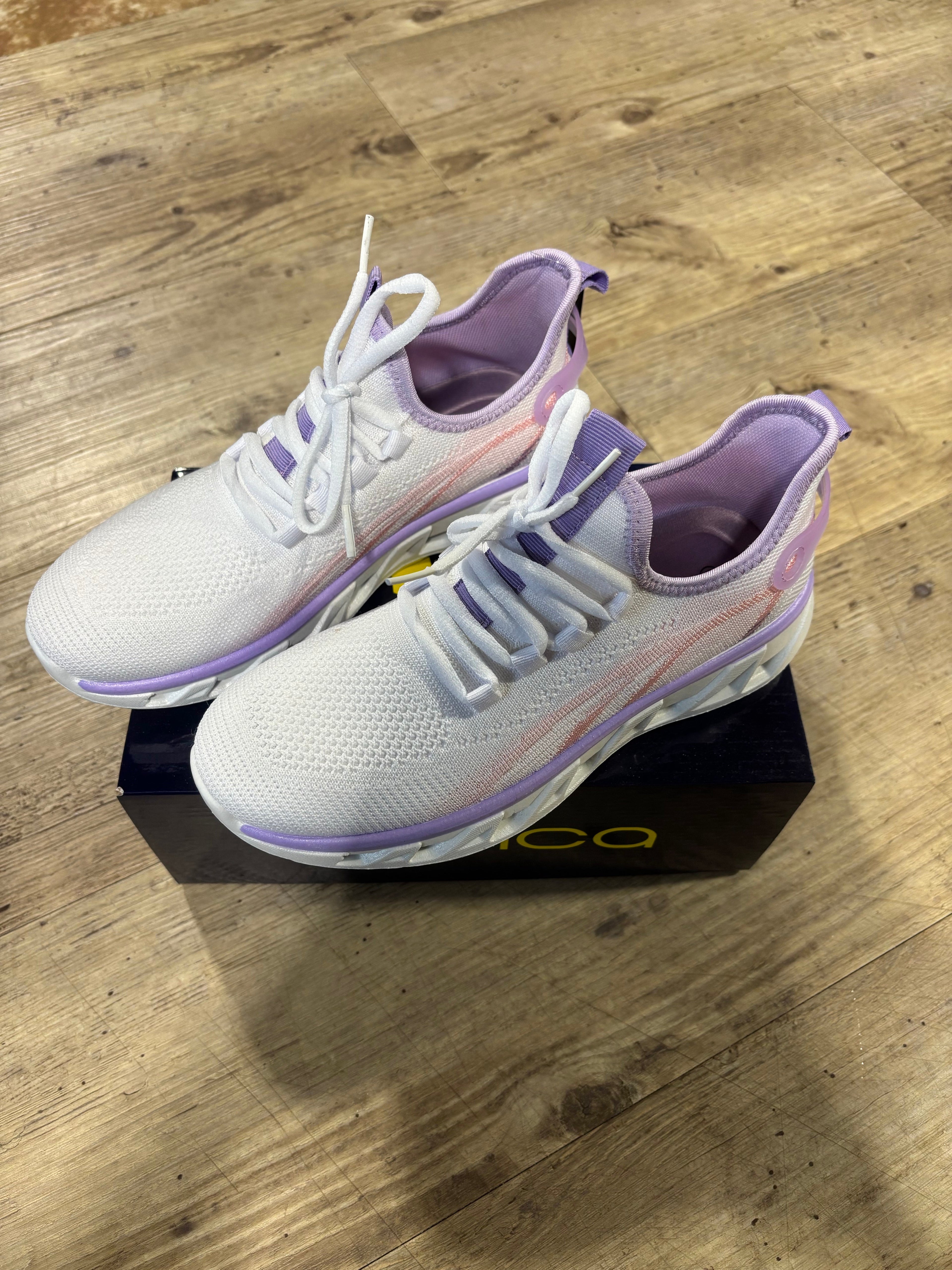 Chaussure pour femmes - Sportszone - La Braderie de Mode Québécoise en Ligne