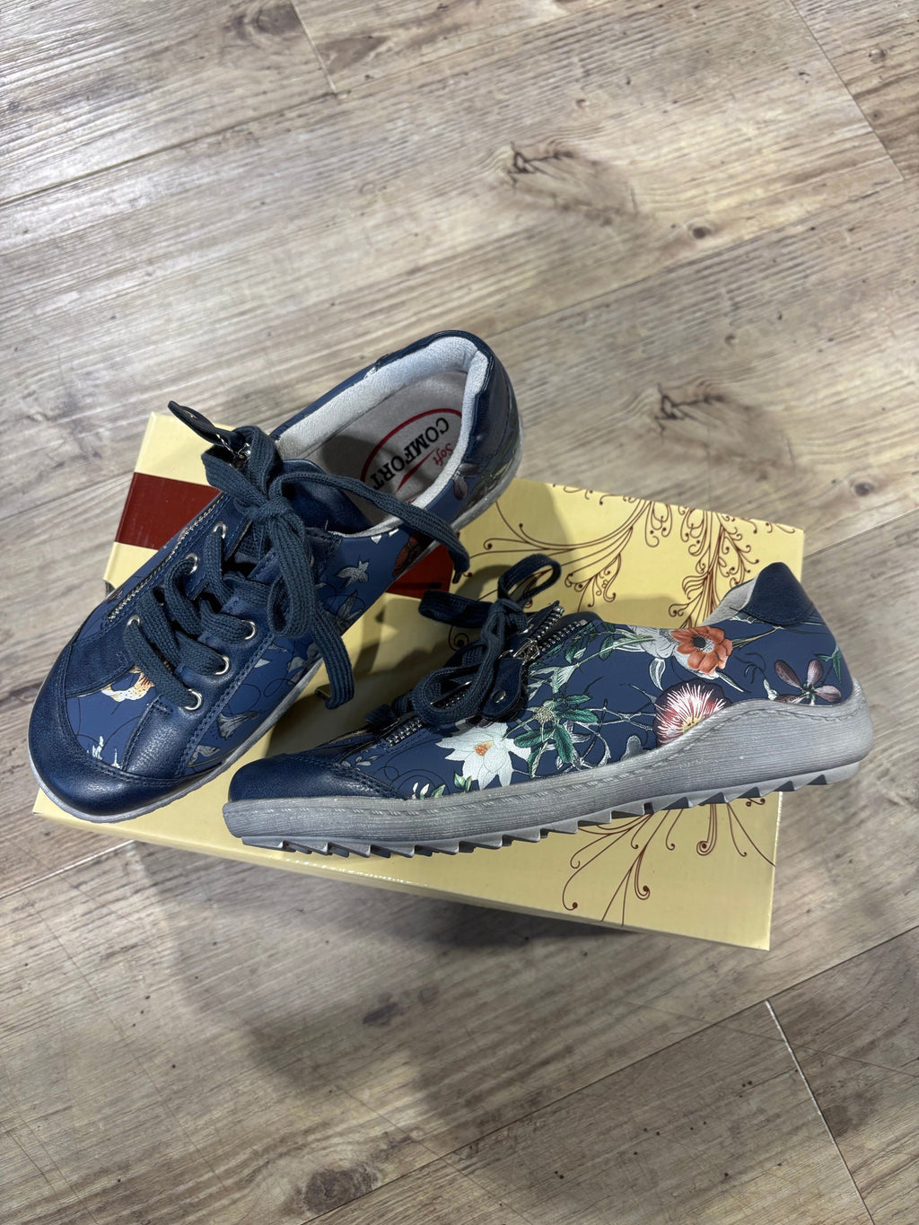 Chaussure pour femmes - Sportszone - La Braderie de Mode Québécoise en Ligne