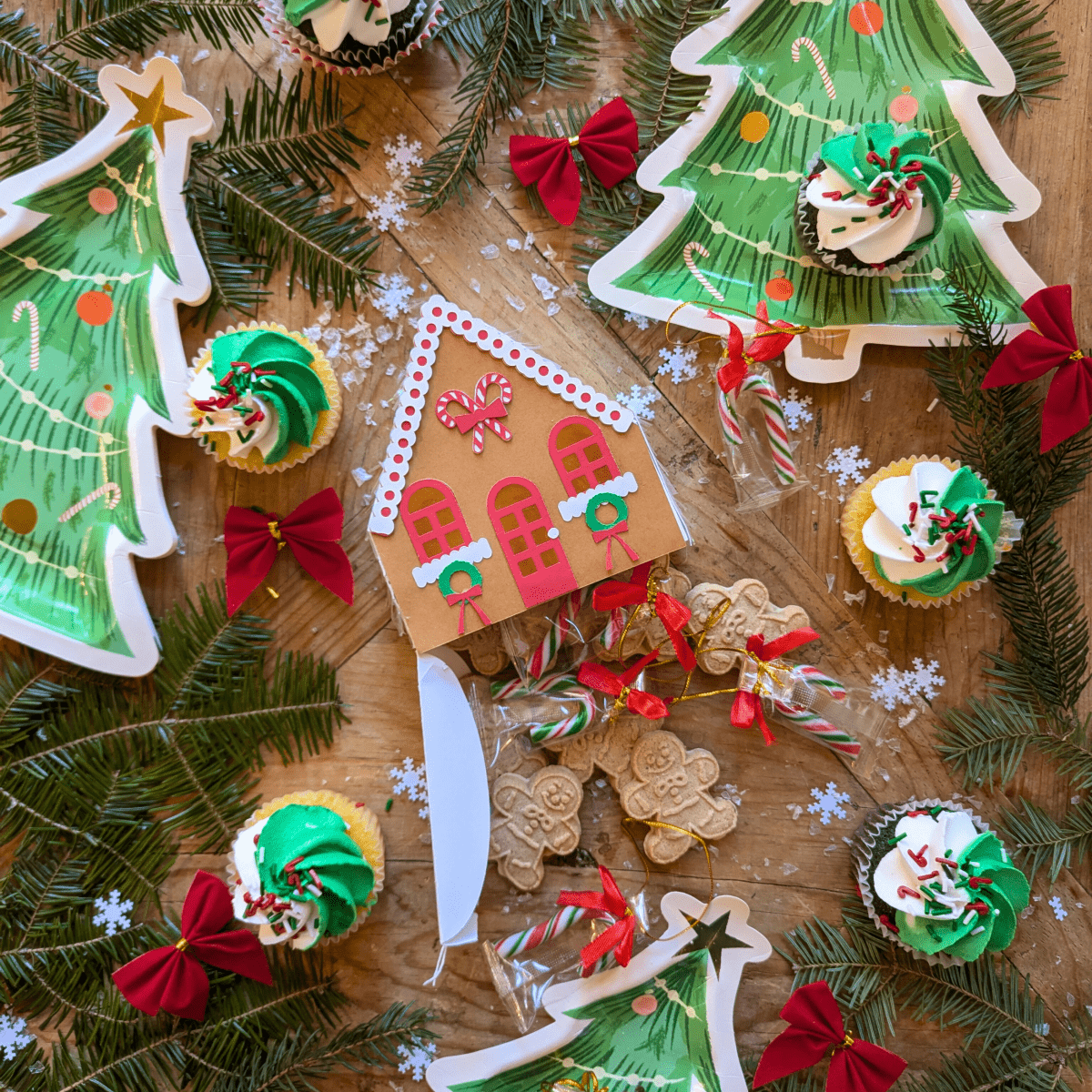 Coffret Cadeau Mini Piñata Maison Marron en Pain d'Épices par Lula Flora - La Braderie de Mode Québécoise en Ligne