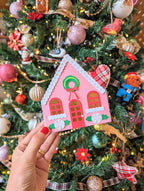 Coffret Cadeau Mini Piñata Maison Rose en Pain d'Épices par Lula Flora - La Braderie de Mode Québécoise en Ligne