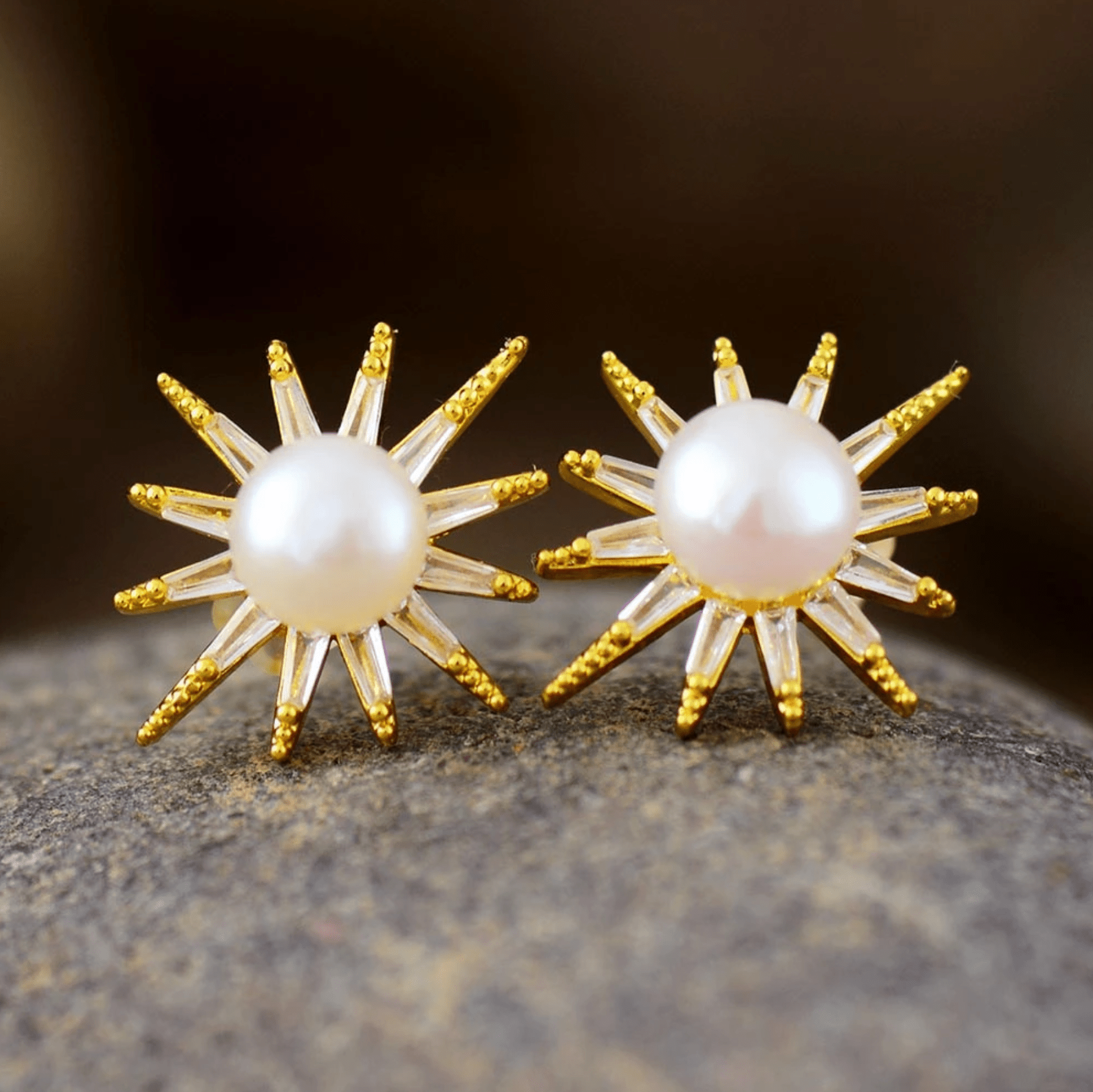 Cz & Freshwater Pearl Sun Stud Earrings - La Braderie de Mode Québécoise en Ligne