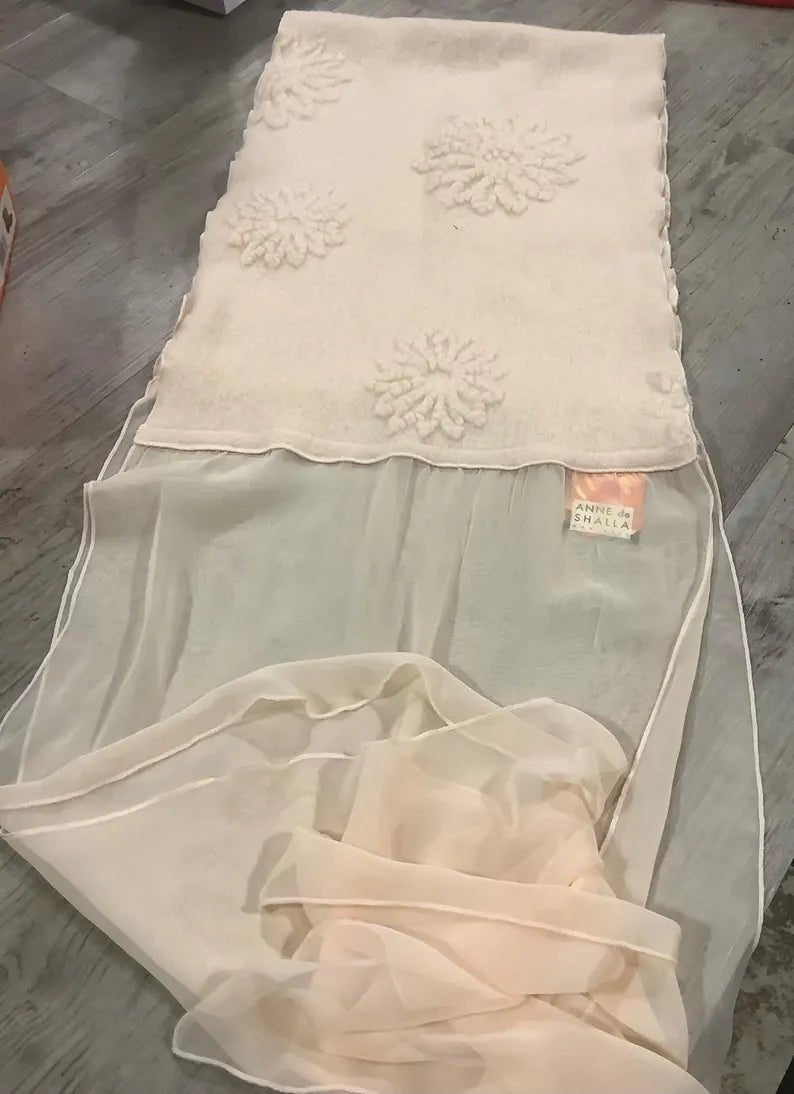 Foulard Ismerie par Anne de Shalla Atelier - La Braderie de Mode Québécoise en Ligne