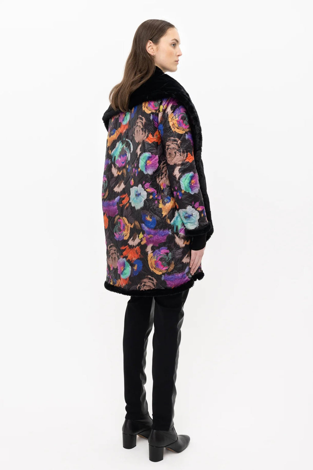 Manteau LUNA par Nadya Toto - La Braderie de Mode Québécoise en Ligne