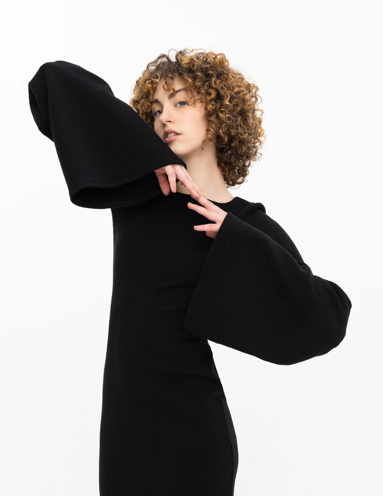 Robe DINA par Nadya Toto - La Braderie de Mode Québécoise en Ligne