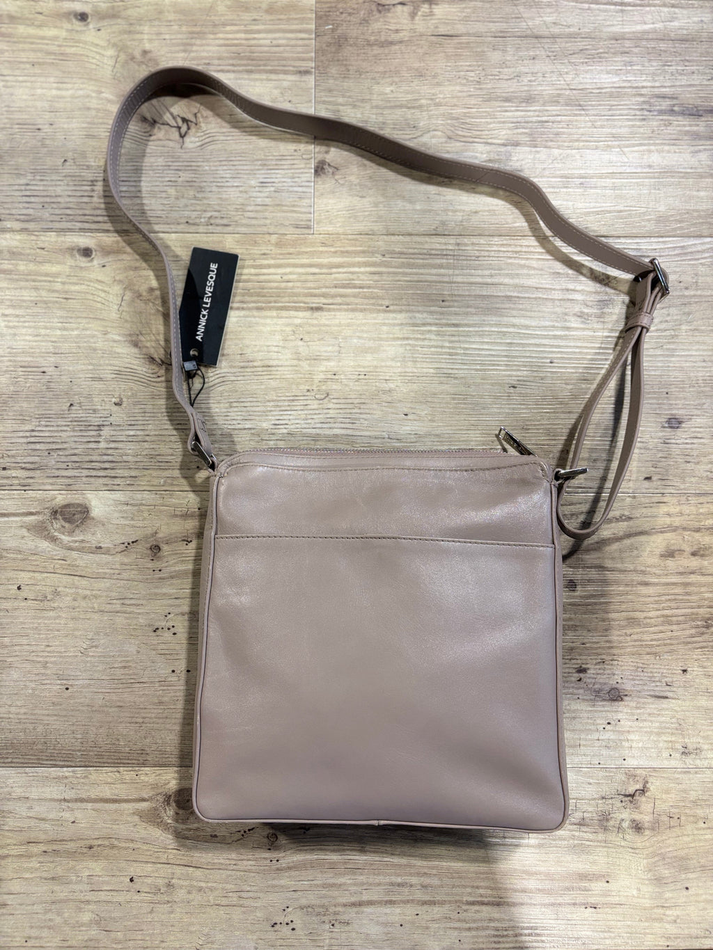 Sac Gisèle pr Annick Levesque - La Braderie de Mode Québécoise en Ligne