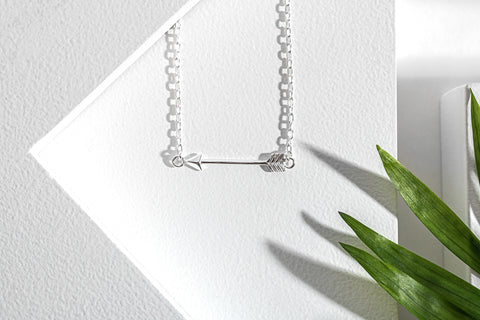 Sterling Silver Arrow Necklace par Ag Sterling