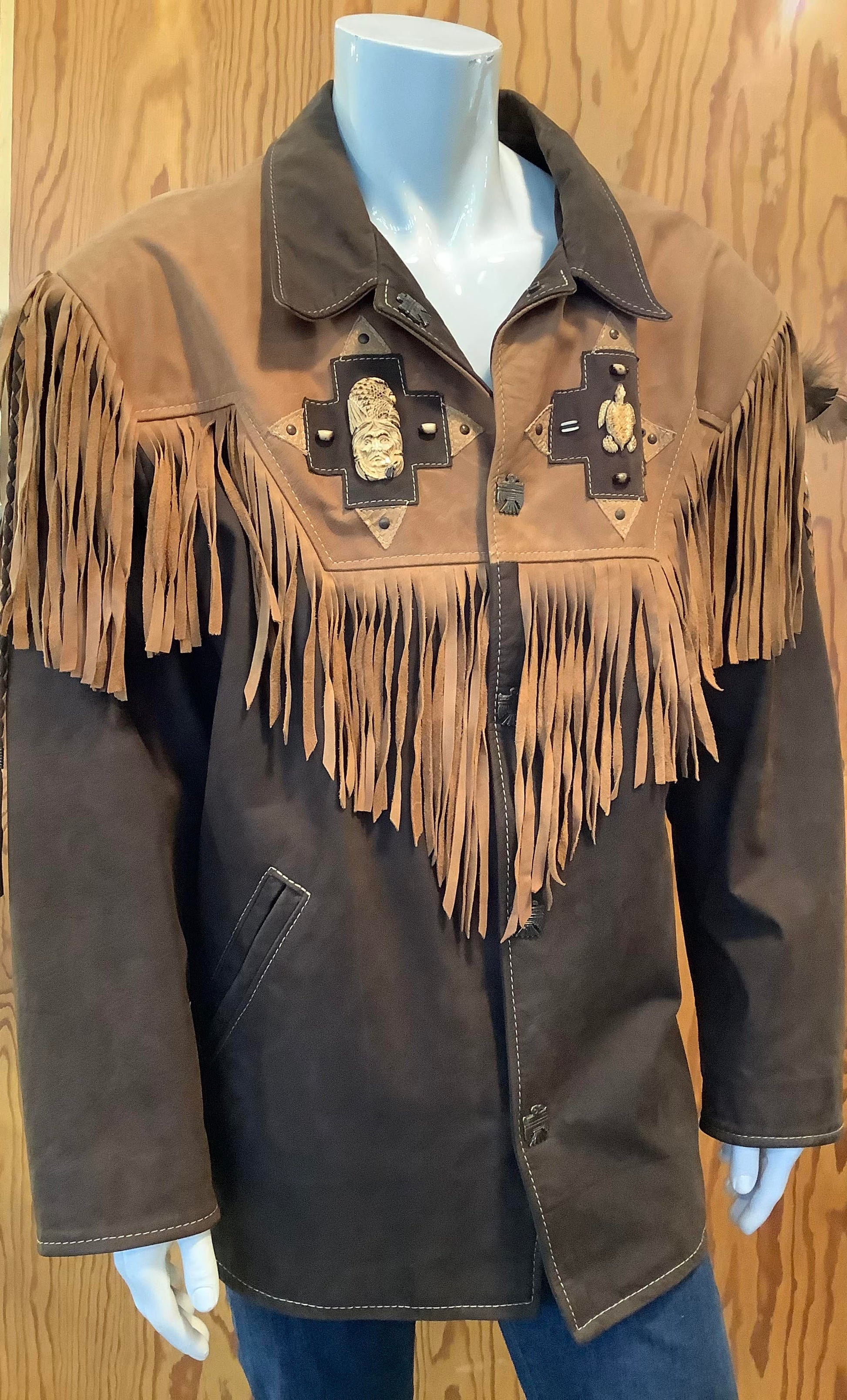 Manteau le clan de l'oiseau du Tonnerre par Luc Desrosiers