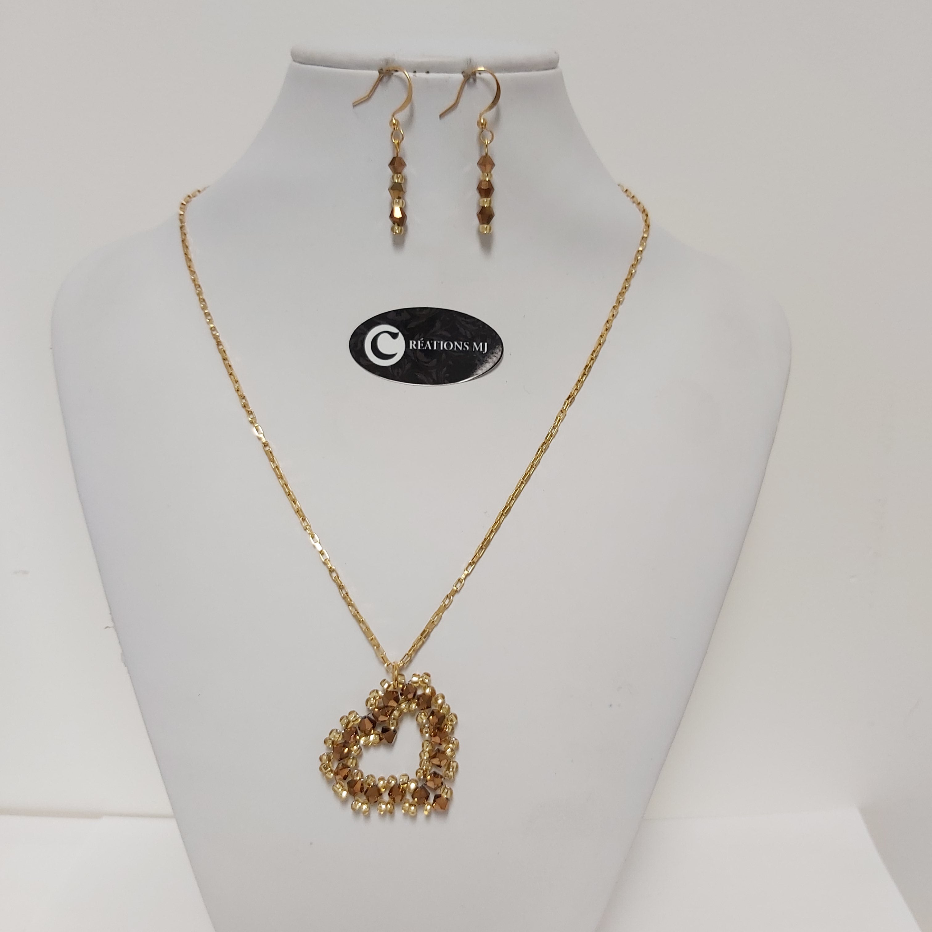 Collier/b-d'oreilles par Créations MJ