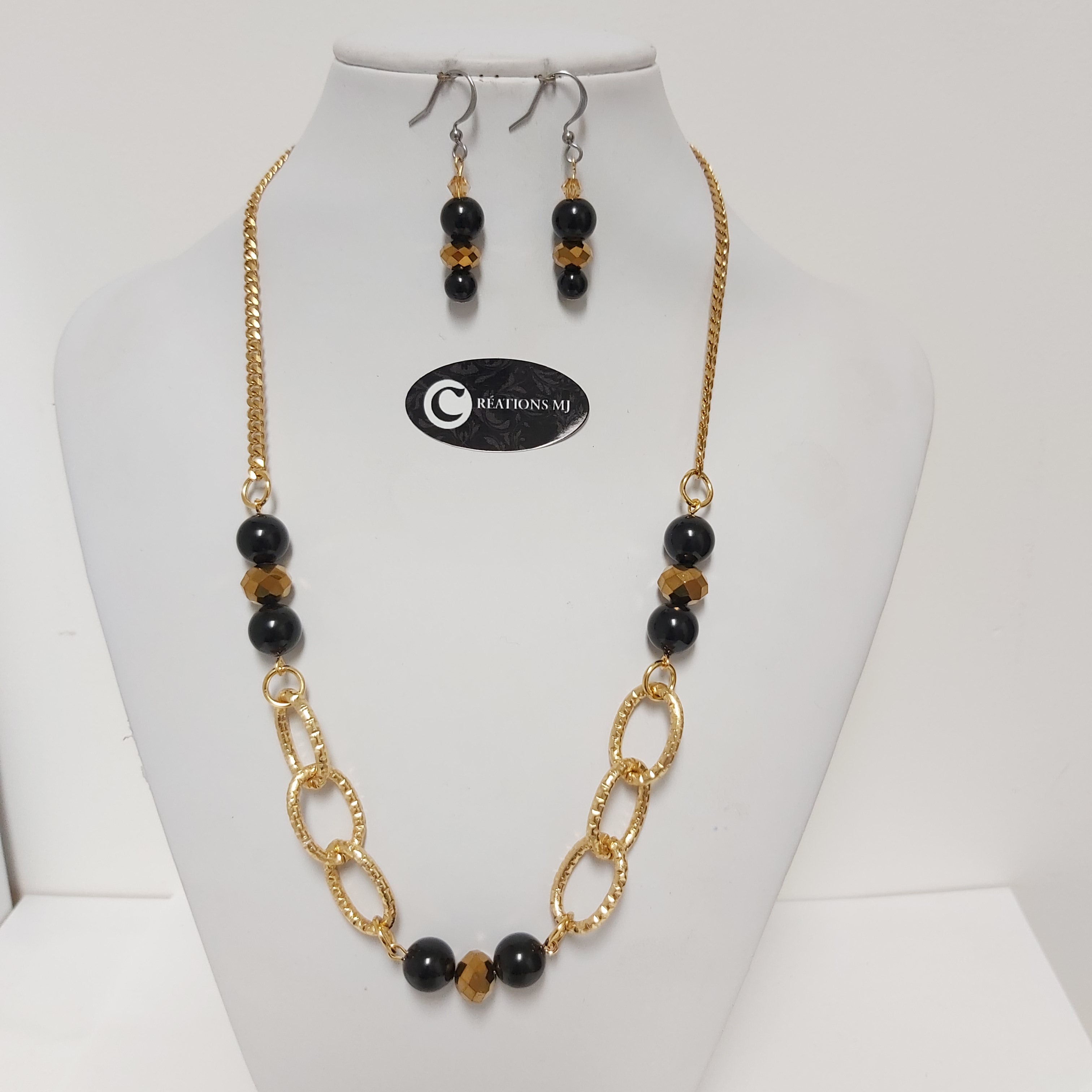 Collier/b-d'oreilles par Créations MJ