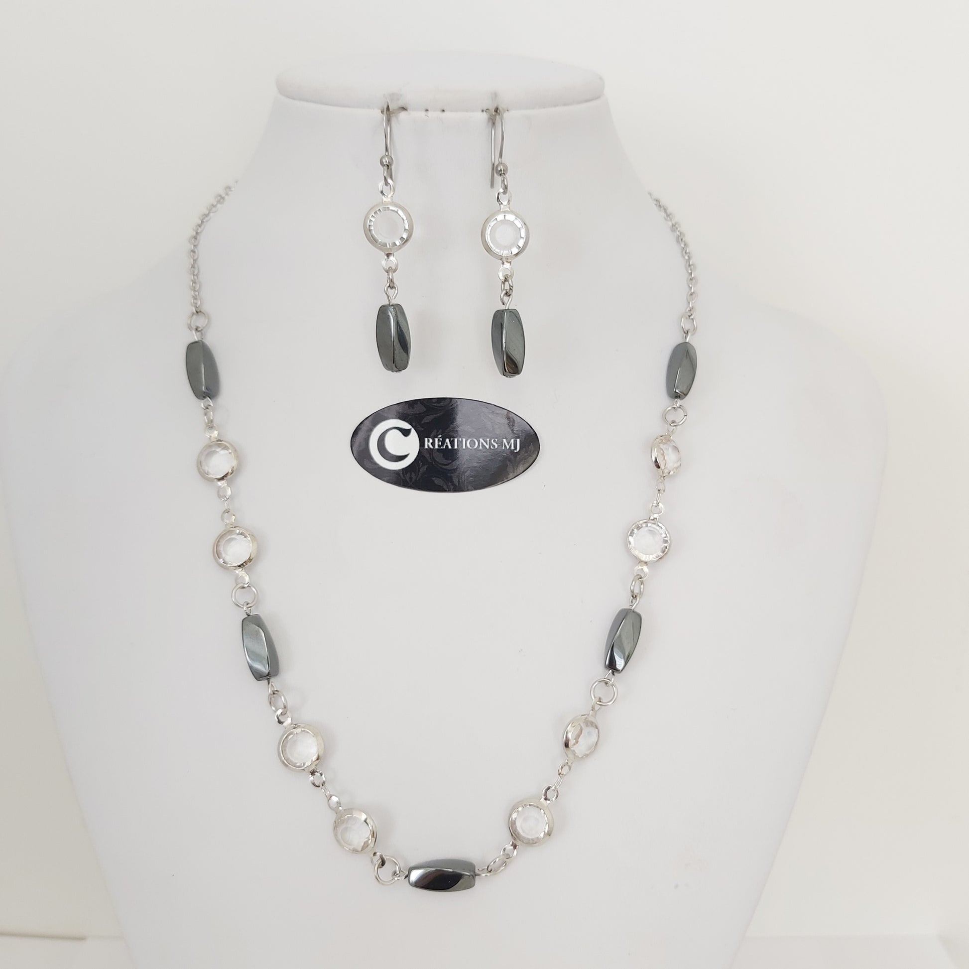 Collier/b-d'oreilles par Créations MJ