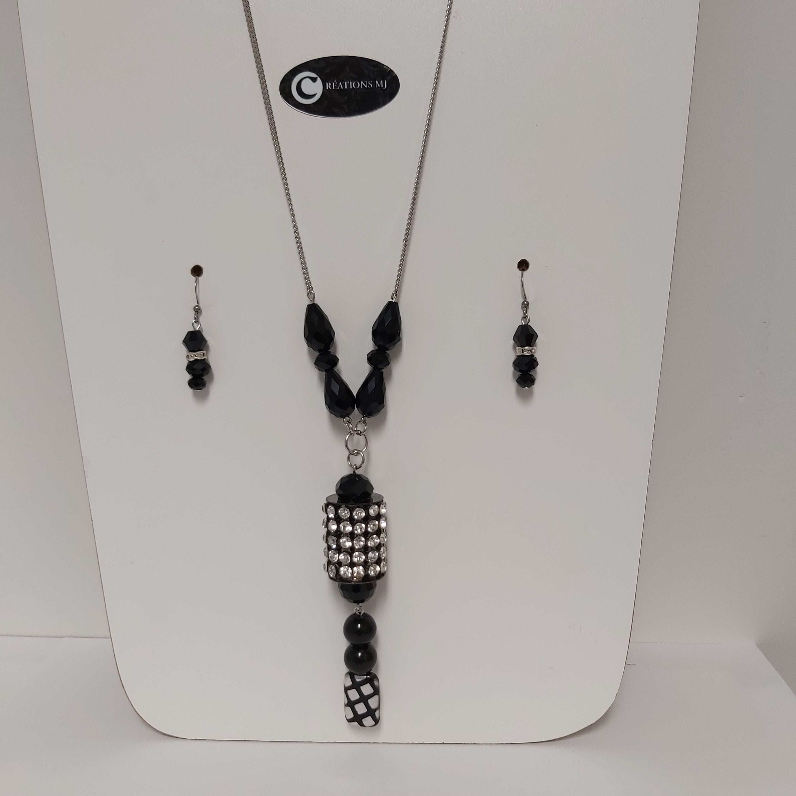 Collier/b-d'oreilles par Créations MJ