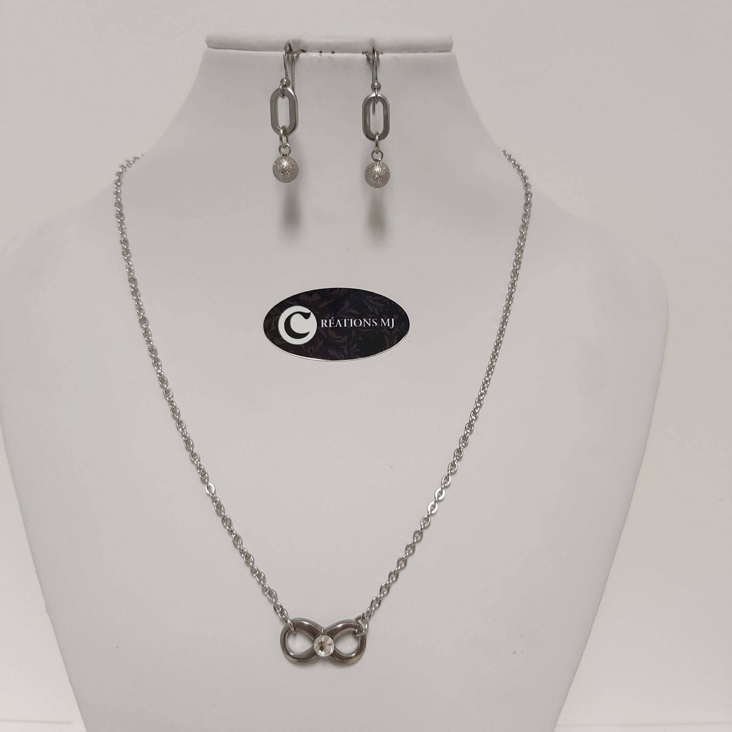 Collier/b-d'oreilles par Créations MJ