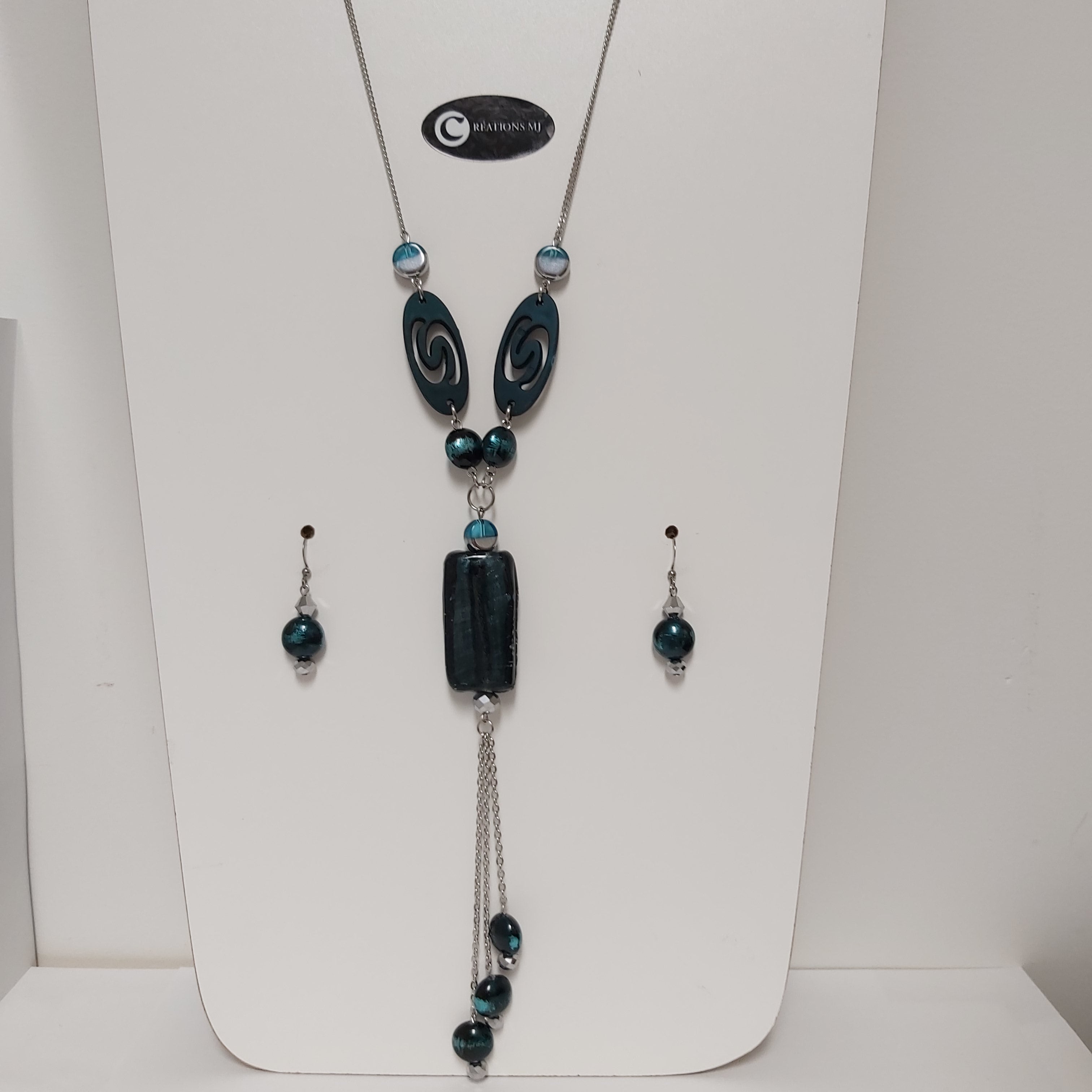 Collier/b-d'oreilles par Créations MJ