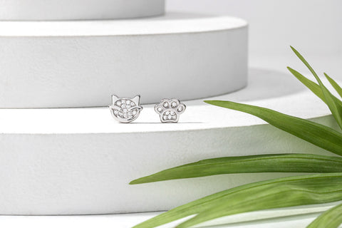 Sterling Silver & CZ Cat & Paw Print Asymmetrical Stud Earrings par Ag Sterling