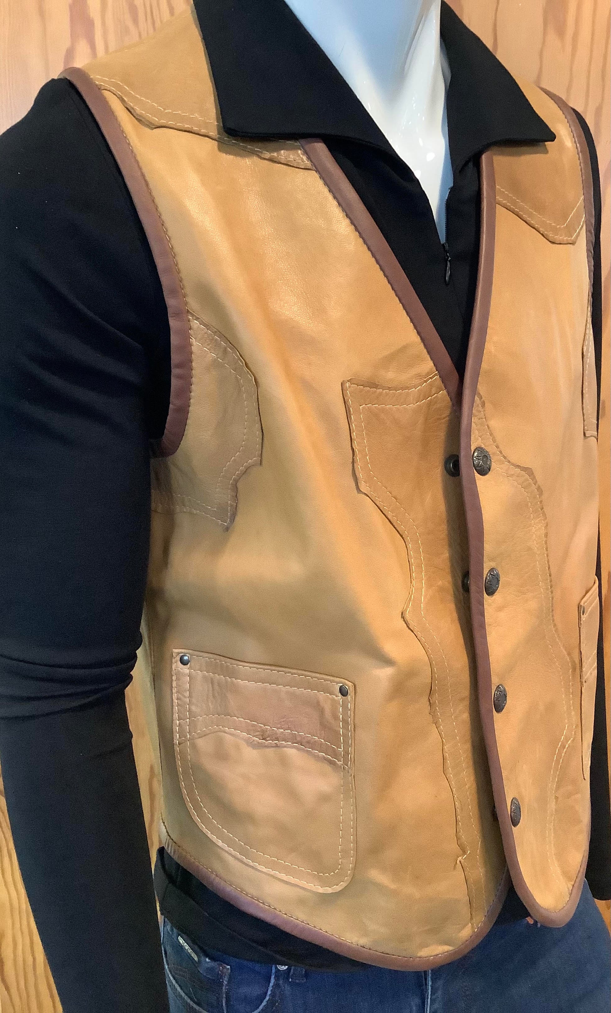 Gilet Peau d'Agneau Collection Tribal par Luc Desrosiers