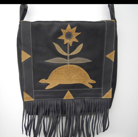 Grand sac en cuir noir avec tortue et détails chameau - Omkikou