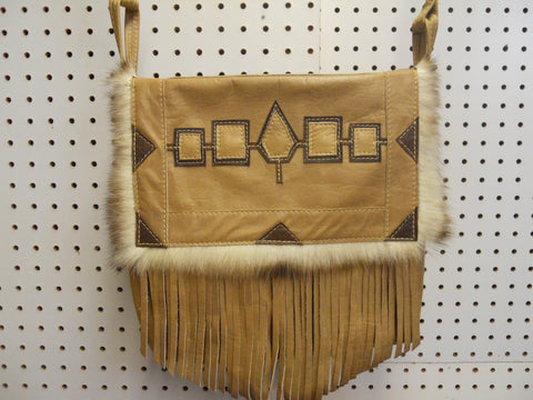 Grand sac wampum en cuir chameau avec fourrure et franges - Omkikou
