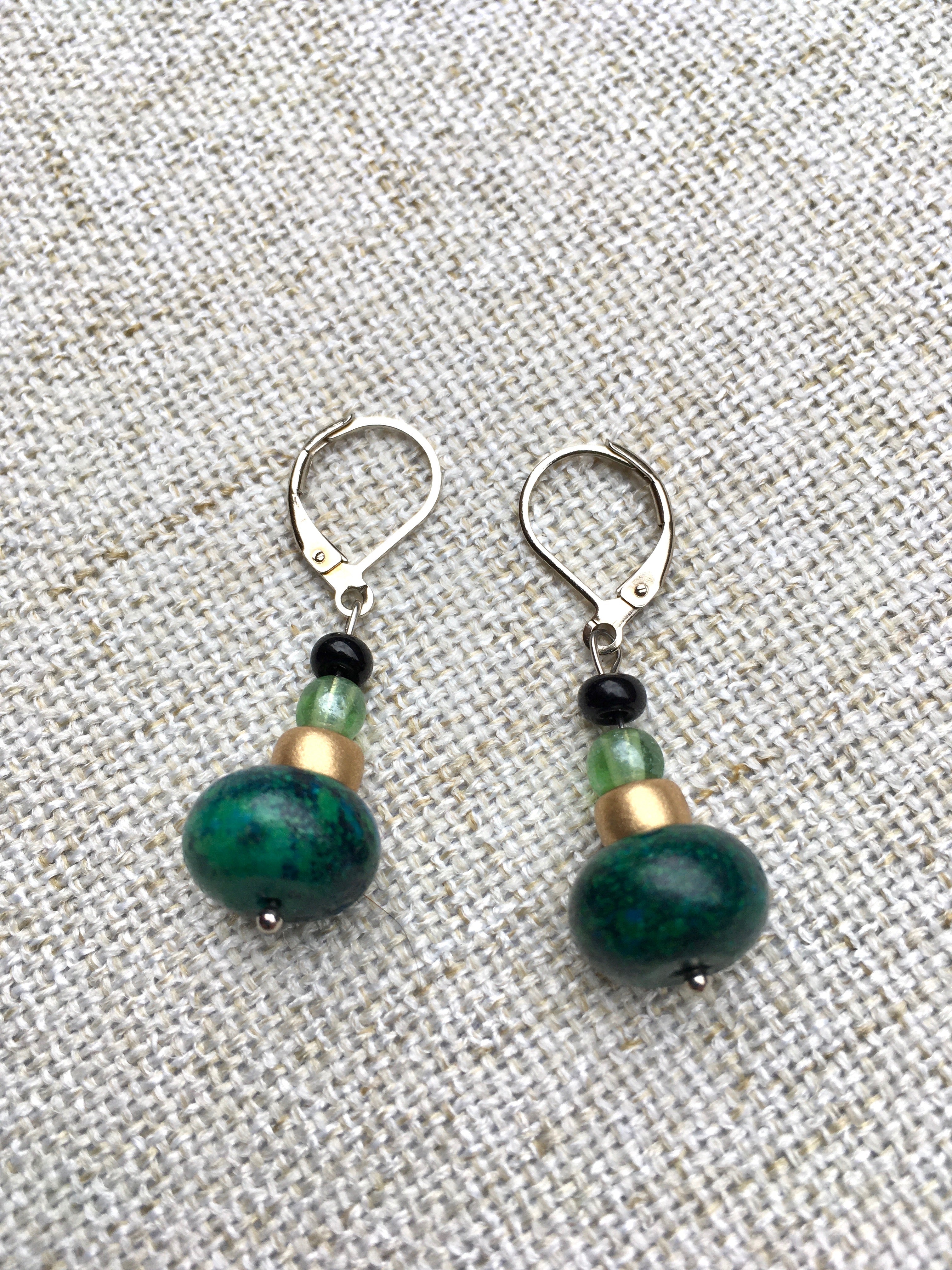 Boucles d'oreilles Ka courte par lalouve