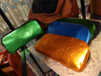Trousse en cuir métalisé par Nouï