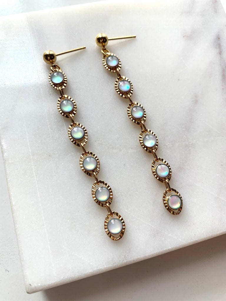 LONGUE STUD OPAL BOUCLES D'OREILLES par TERRA MODA DESIGNS