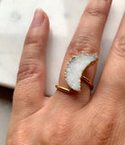 AGATE BLANC BAGUE LUNE par TERRA MODA DESIGNS