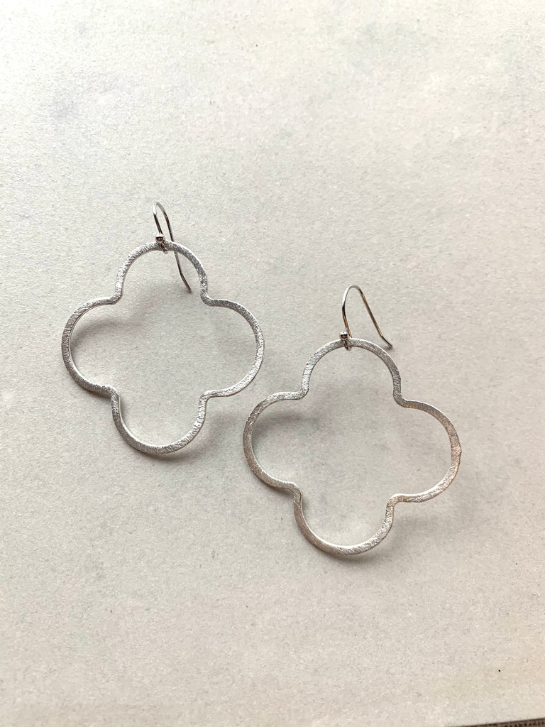 QUATROFOIL BOUCLES par TERRA MODA DESIGNS