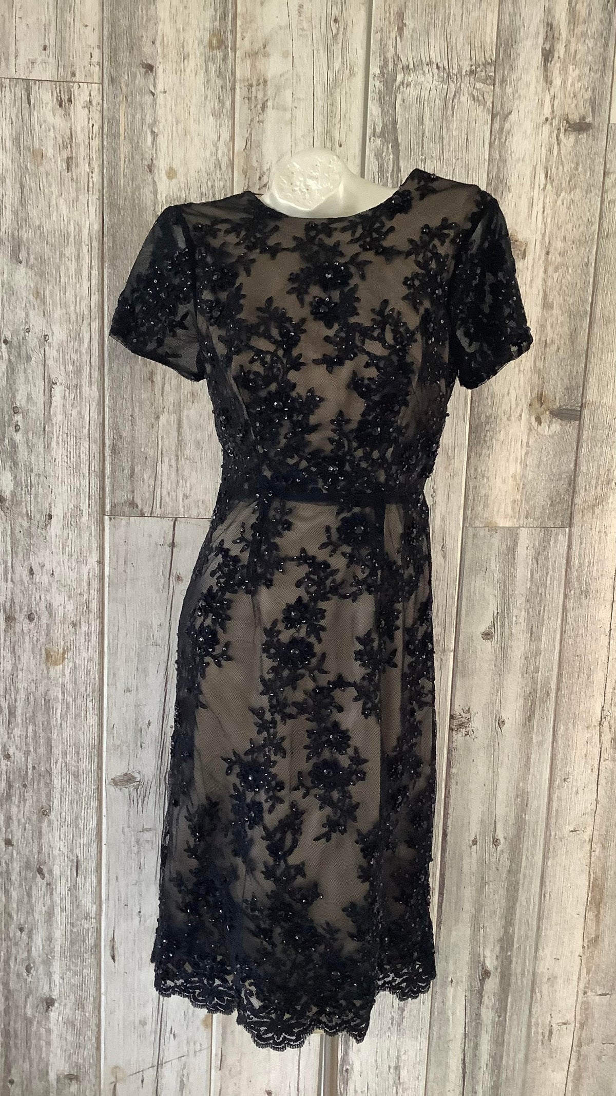 Robe Dentelle Perlée par Boutique Anne de Shalla – La Braderie de Mode ...