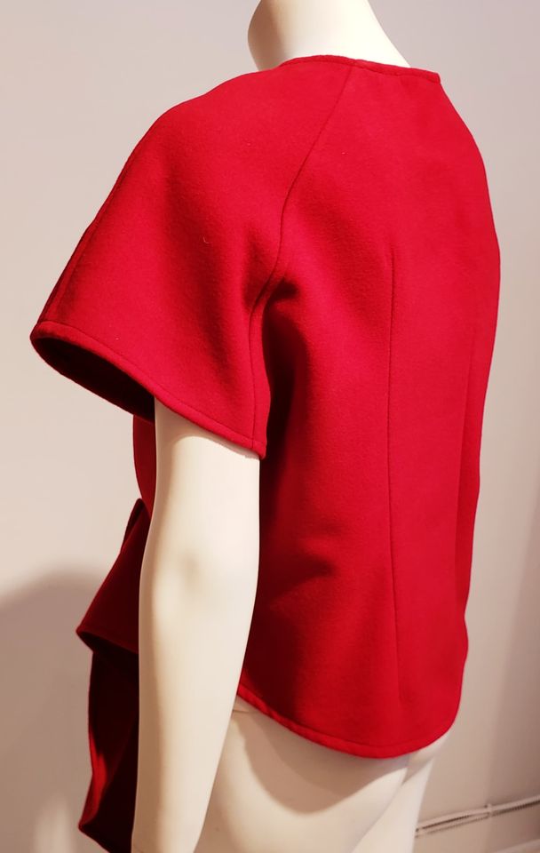 cape croisée laine rouge  - ENVERS par Yves Jean Lacasse