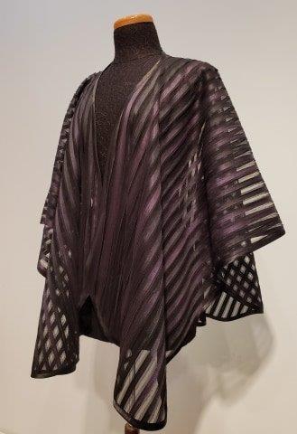 cape noire bandes mauves - ENVERS par Yves Jean Lacasse