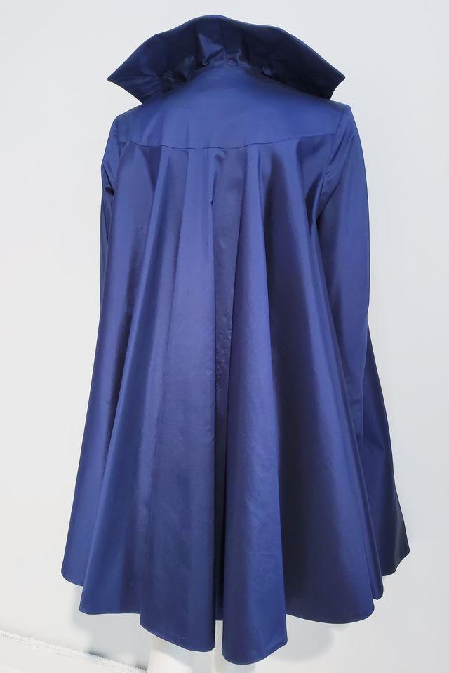 manteau circulaire soie marine doublure fuschsia  - ENVERS par Yves Jean Lacasse