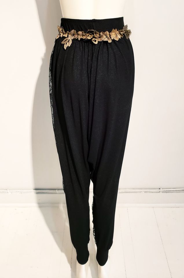 pantalon sarouel dentelle noire et fleurs fil d'or 2  - ENVERS par Yves Jean Lacasse