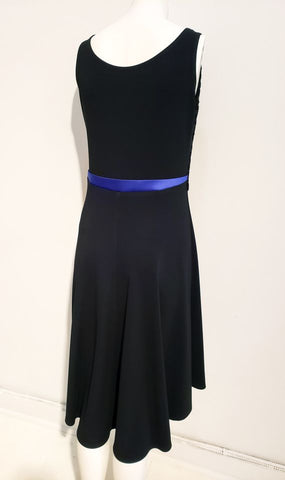 robe tricot noir bande bleu au dos  - ENVERS par Yves Jean Lacasse